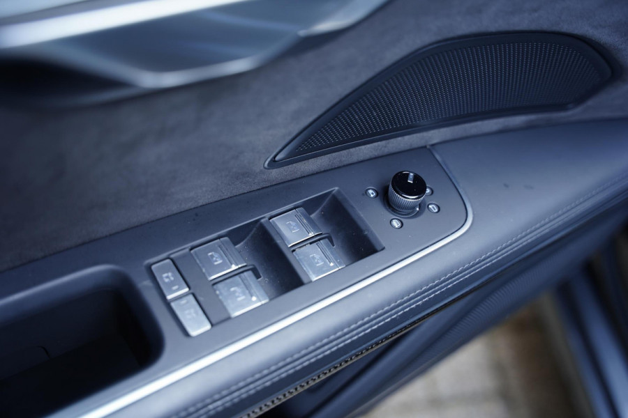 Audi S8 4.0 TFSI Quattro B&O / Active Chassis / NL-Auto