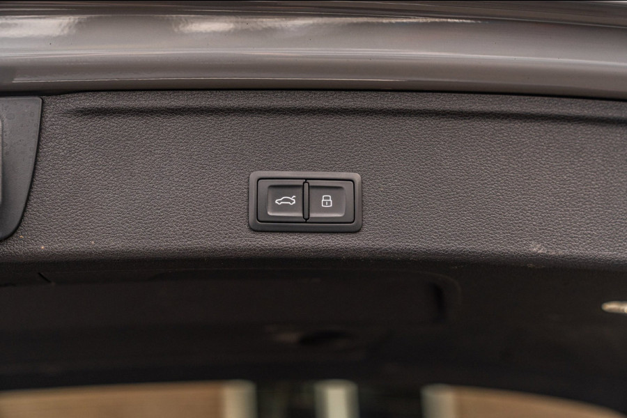 Audi RS4 Avant 2.9 TFSI Quattro | Keramisch | ACC | Carbon | Pano | B&O | 360 Camera | 20''