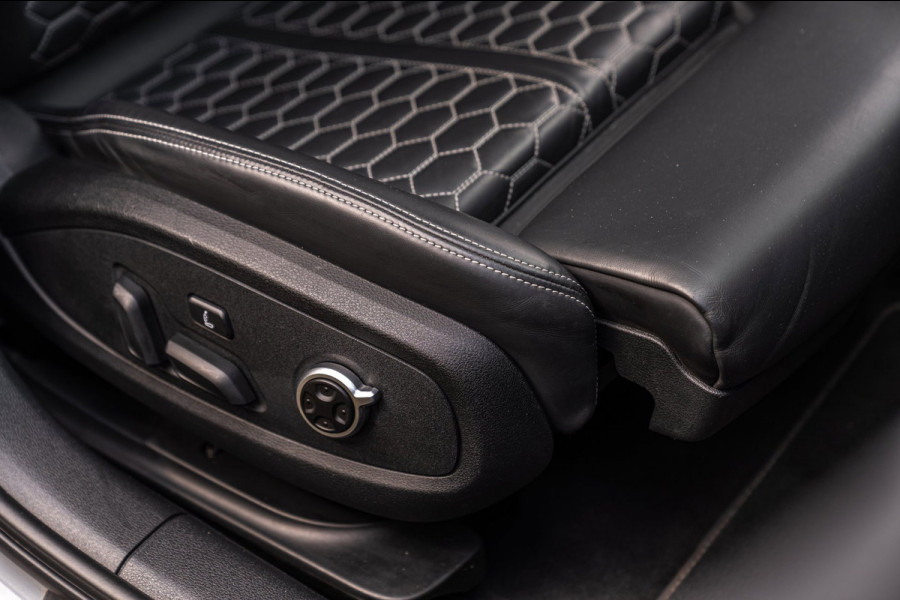 Audi RS4 Avant 2.9 TFSI Quattro | Keramisch | ACC | Carbon | Pano | B&O | 360 Camera | 20''