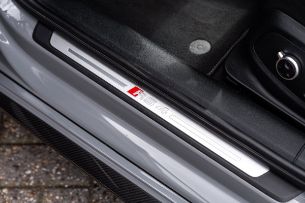Audi RS4 Avant 2.9 TFSI Quattro | Keramisch | ACC | Carbon | Pano | B&O | 360 Camera | 20''