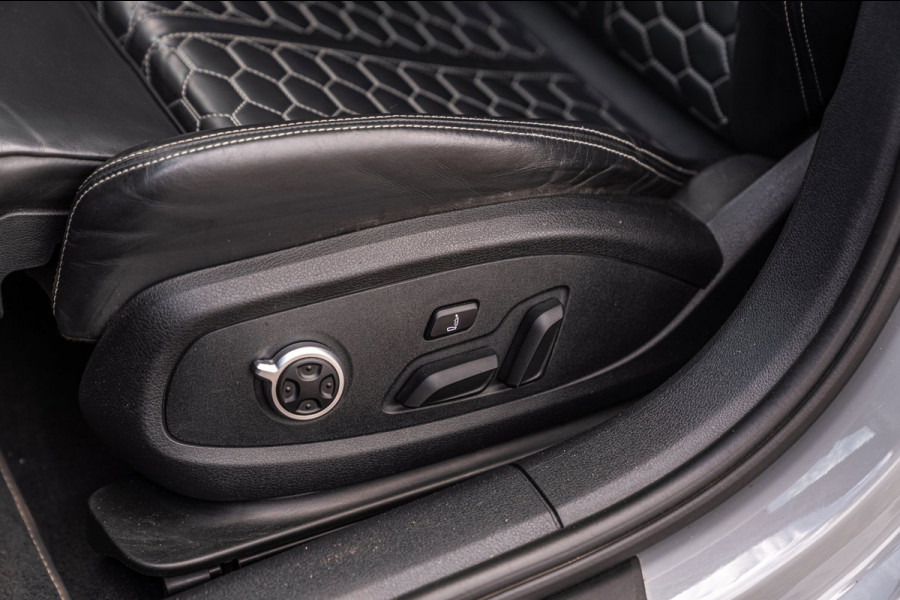 Audi RS4 Avant 2.9 TFSI Quattro | Keramisch | ACC | Carbon | Pano | B&O | 360 Camera | 20''