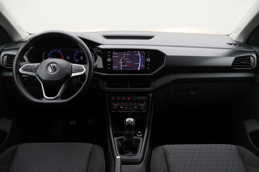 Volkswagen T-Cross 1.0 TSI Life ACC, Climate, Apple Carplay, Dodehoeksensor, PDC, 17"