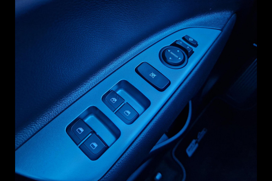 Kia Stonic 1.0 T-GDi MHEV GT-Line | Stoelverwarming | Climate | Key-Less | Cruise | Licht- en Regensensor |