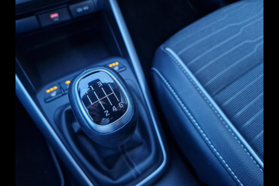 Kia Stonic 1.0 T-GDi MHEV GT-Line | Stoelverwarming | Climate | Key-Less | Cruise | Licht- en Regensensor |