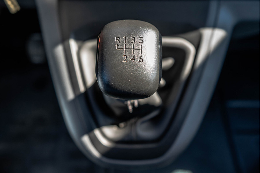 Peugeot Expert 2.0 BlueHDI 150 PK L3H1 | Head-up display | Camera | Carplay | Adapt.Cruise | PDC