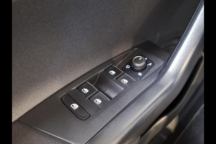 Volkswagen Polo 1.0 TSI R-Line Business | Pano | DCC | App Connect | Lane Assist |