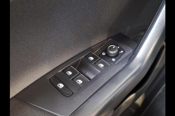 Volkswagen Polo 1.0 TSI R-Line Business | Pano | DCC | App Connect | Lane Assist |