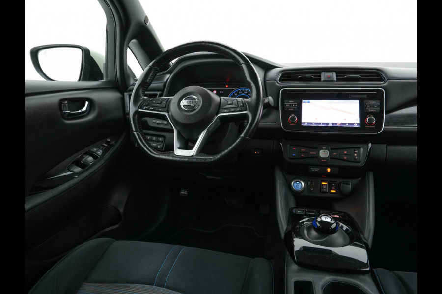 Nissan Leaf Acenta 40 kWh (INCL-BTW) Aut. *HEATPUMP | ADAPTIVE-CRUISE | KEYLESS | TOPVIEW | NAVI-FULLMAP | BLINDSPOT | DAB+ | HEATED-COMFORTSEATS | DIGI-COCKPIT | PRIVACYGLASS | 16"ALU*