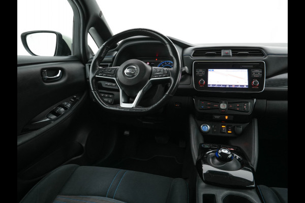 Nissan Leaf Acenta 40 kWh (INCL-BTW) Aut. *HEATPUMP | ADAPTIVE-CRUISE | KEYLESS | TOPVIEW | NAVI-FULLMAP | BLINDSPOT | DAB+ | HEATED-COMFORTSEATS | DIGI-COCKPIT | PRIVACYGLASS | 16"ALU*