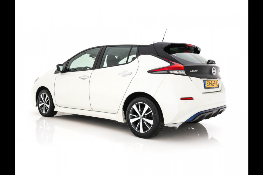 Nissan Leaf Acenta 40 kWh (INCL-BTW) Aut. *HEATPUMP | ADAPTIVE-CRUISE | KEYLESS | TOPVIEW | NAVI-FULLMAP | BLINDSPOT | DAB+ | HEATED-COMFORTSEATS | DIGI-COCKPIT | PRIVACYGLASS | 16"ALU*