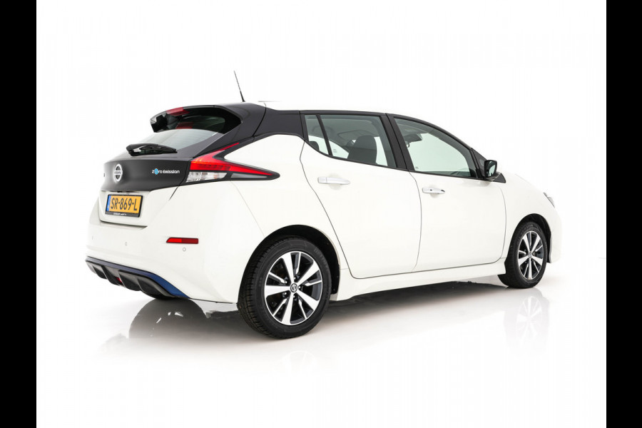 Nissan Leaf Acenta 40 kWh (INCL-BTW) Aut. *HEATPUMP | ADAPTIVE-CRUISE | KEYLESS | TOPVIEW | NAVI-FULLMAP | BLINDSPOT | DAB+ | HEATED-COMFORTSEATS | DIGI-COCKPIT | PRIVACYGLASS | 16"ALU*