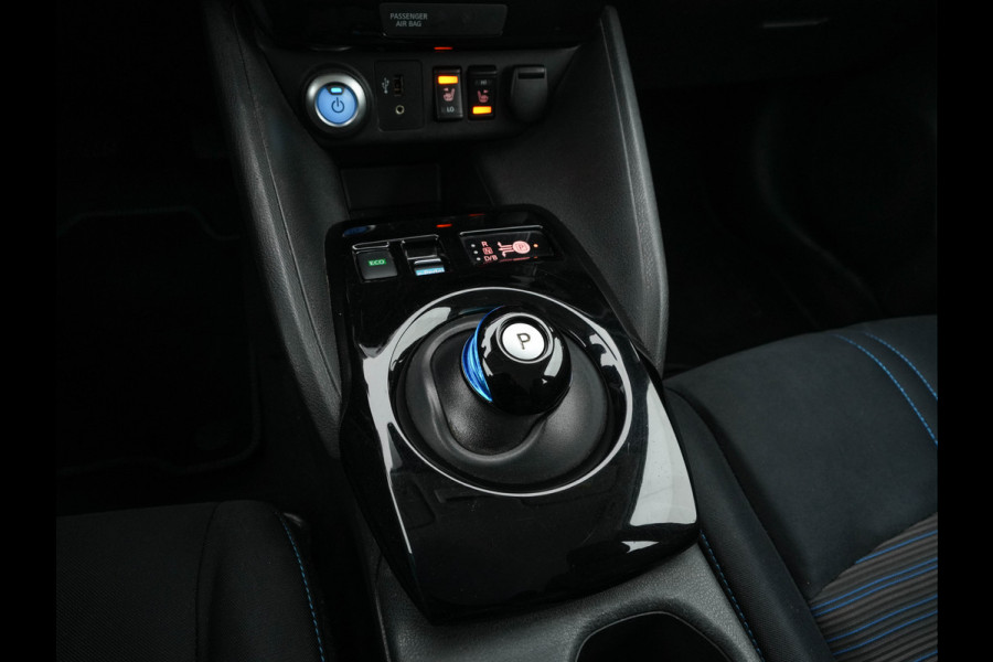 Nissan Leaf Acenta 40 kWh (INCL-BTW) Aut. *HEATPUMP | ADAPTIVE-CRUISE | KEYLESS | TOPVIEW | NAVI-FULLMAP | BLINDSPOT | DAB+ | HEATED-COMFORTSEATS | DIGI-COCKPIT | PRIVACYGLASS | 16"ALU*