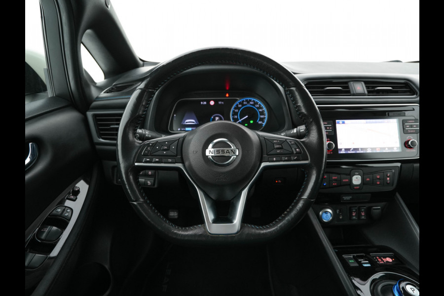 Nissan Leaf Acenta 40 kWh (INCL-BTW) Aut. *HEATPUMP | ADAPTIVE-CRUISE | KEYLESS | TOPVIEW | NAVI-FULLMAP | BLINDSPOT | DAB+ | HEATED-COMFORTSEATS | DIGI-COCKPIT | PRIVACYGLASS | 16"ALU*