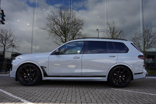 BMW X7 M 60 I X DRIVE 6 P / Individual / Sky Lounge / BTW