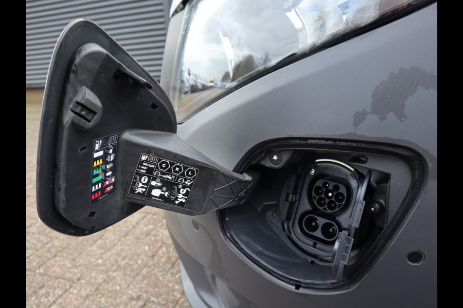Mercedes-Benz eVito 112 66 kWh AC+DC Snelladen SoH 97,4 % L2 Lang - Apple Carplay - Betimmerd