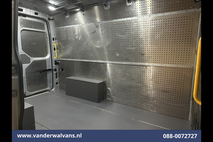 Volkswagen Crafter 2.0 TDI 141pk L3H3 L2H2 Euro6 Airco | Camera | Apple Carplay | Cruisecontrol | Chauffeursstoel Android Auto, Parkeersensoren, Bijrijdersbank, 3000kg trekvermogen