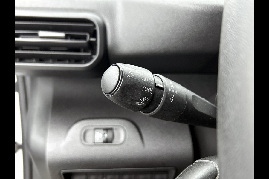 Peugeot Partner 1.2 Benzine 111PK Euro6 Premium / Airco / Navigatie / Cruise-ctr. / Schuifdeur + Raam / Radio multimedia / Apk nieuw