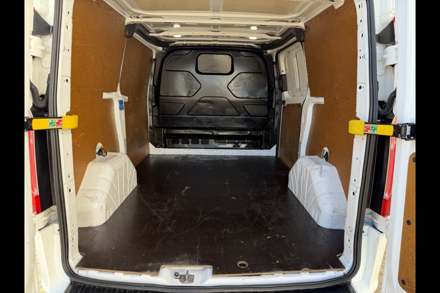 Ford Transit Custom 280 2.0 TDCI 130pk L1H1 Trend / vaste prijs rijklaar € 13.950 ex btw / euro 6 diesel / bpm vrij / trekhaak 2500 kg / airco / cruise / navigatie / pdc voor en achter