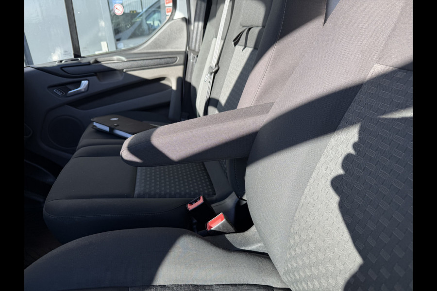 Ford Transit Custom 280 2.0 TDCI 130pk L1H1 Trend / vaste prijs rijklaar € 13.950 ex btw / euro 6 diesel / bpm vrij / trekhaak 2500 kg / airco / cruise / navigatie / pdc voor en achter