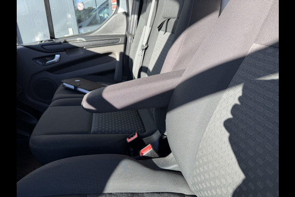 Ford Transit Custom 280 2.0 TDCI 130pk L1H1 Trend / vaste prijs rijklaar € 13.950 ex btw / euro 6 diesel / bpm vrij / trekhaak 2500 kg / airco / cruise / navigatie / pdc voor en achter