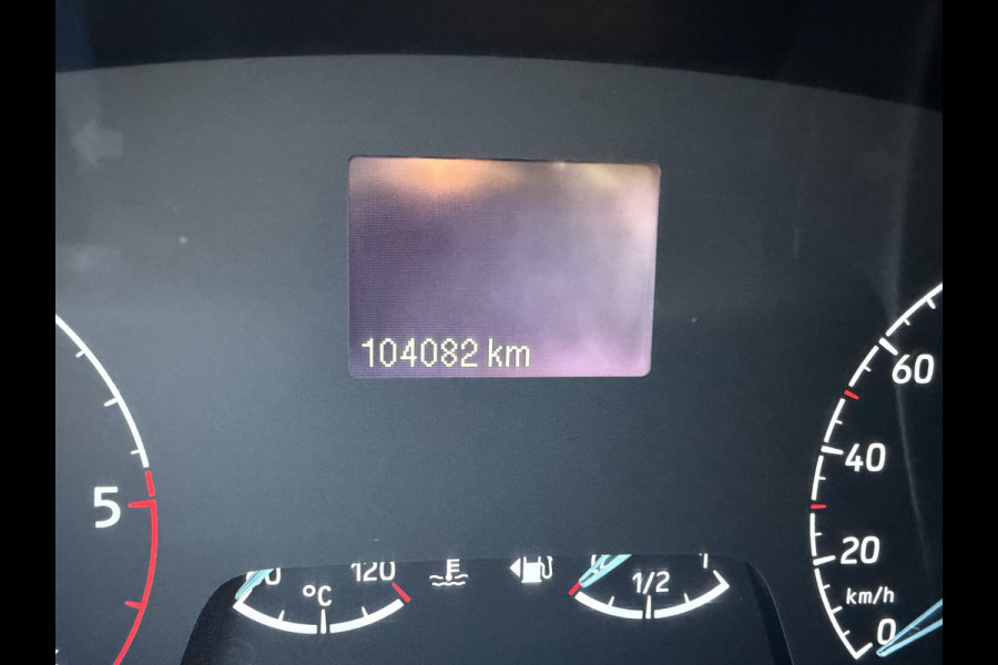 Ford Transit Custom 280 2.0 TDCI 130pk L1H1 Trend / vaste prijs rijklaar € 13.950 ex btw / euro 6 diesel / bpm vrij / trekhaak 2500 kg / airco / cruise / navigatie / pdc voor en achter