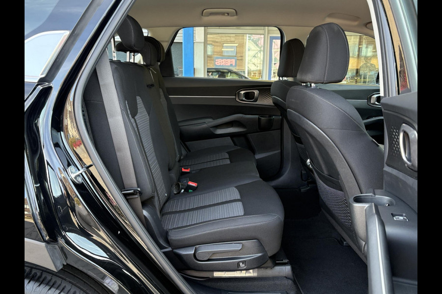 Kia Sorento 1.6 T-GDI Hybrid 2WD DynamicLine 7p. HEV | Trekhaak | Stoel- & Stuurverwarming | Achteruitrijcamera | Adaptive Cruise |