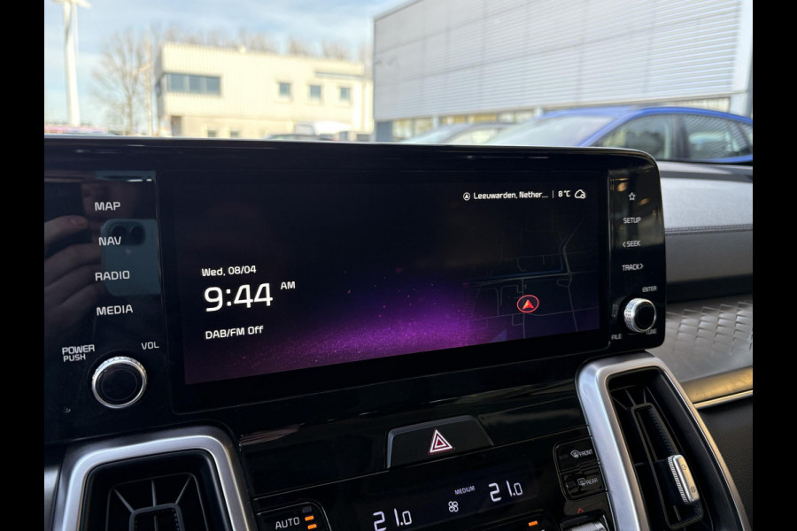 Kia Sorento 1.6 T-GDI Hybrid 2WD DynamicLine 7p. HEV | Trekhaak | Stoel- & Stuurverwarming | Achteruitrijcamera | Adaptive Cruise |