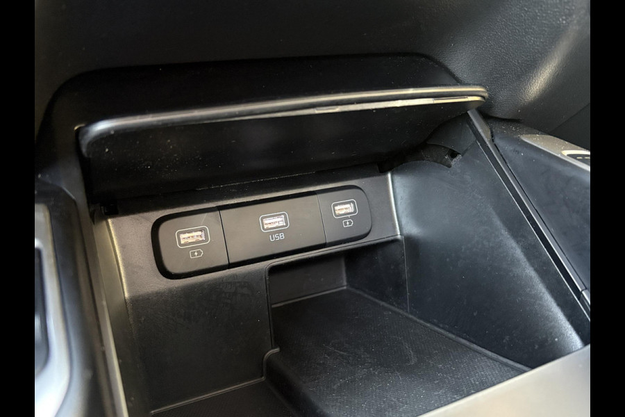 Kia Sorento 1.6 T-GDI Hybrid 2WD DynamicLine 7p. HEV | Trekhaak | Stoel- & Stuurverwarming | Achteruitrijcamera | Adaptive Cruise |