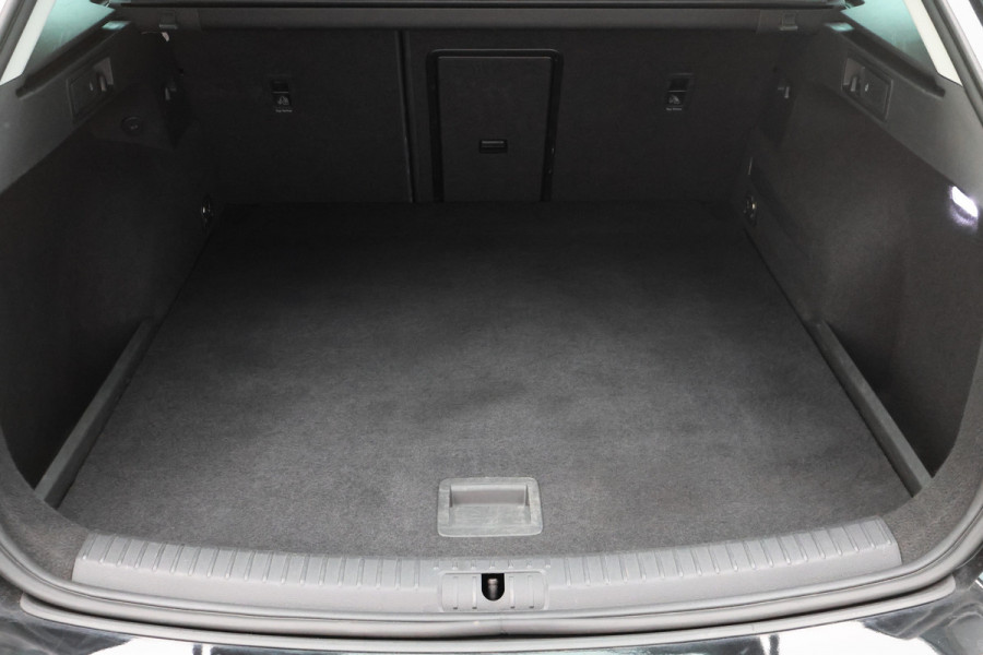 Seat Leon ST 1.0 TSI Style Ultimate Edition Camera, Keyless, Apple Carplay, Climate, PDC