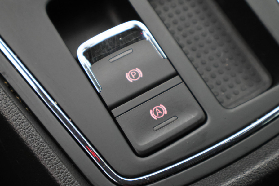 Seat Leon ST 1.0 TSI Style Ultimate Edition Camera, Keyless, Apple Carplay, Climate, PDC