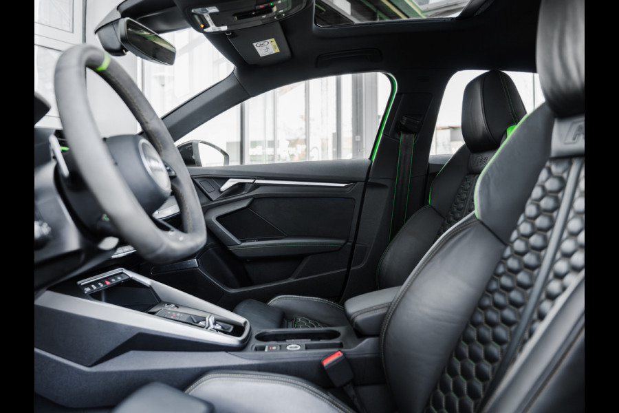 Audi RS3 Limousine 2.5 TFSI quattro | Keramisch | Panorama | Hulk