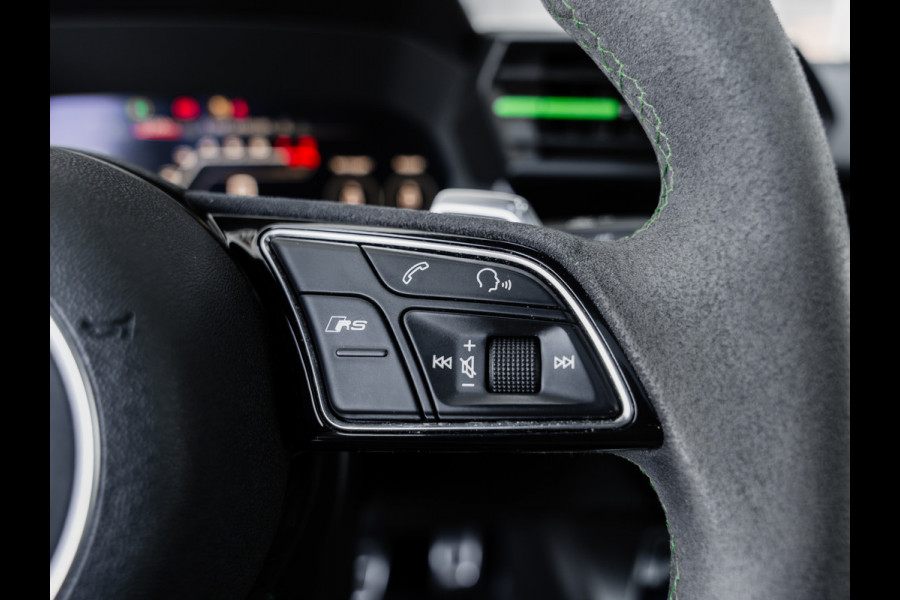 Audi RS3 Limousine 2.5 TFSI quattro | Keramisch | Panorama | Hulk