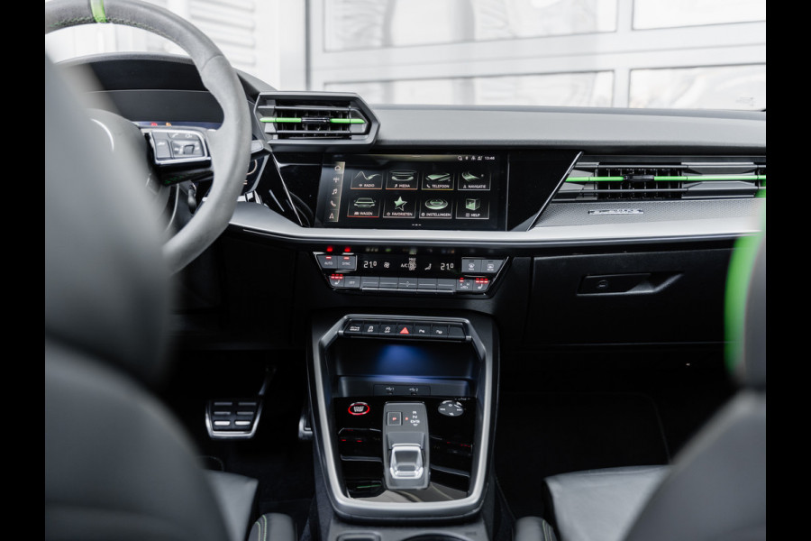 Audi RS3 Limousine 2.5 TFSI quattro | Keramisch | Panorama | Hulk