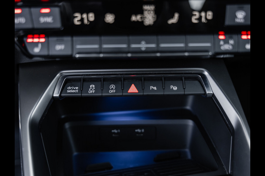 Audi RS3 Limousine 2.5 TFSI quattro | Keramisch | Panorama | Hulk