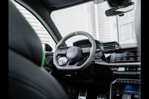 Audi RS3 Limousine 2.5 TFSI quattro | Keramisch | Panorama | Hulk