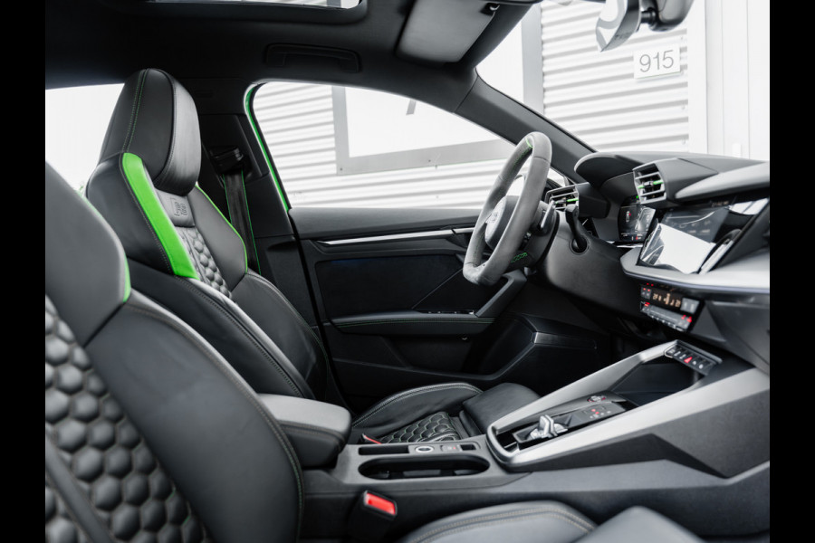 Audi RS3 Limousine 2.5 TFSI quattro | Keramisch | Panorama | Hulk