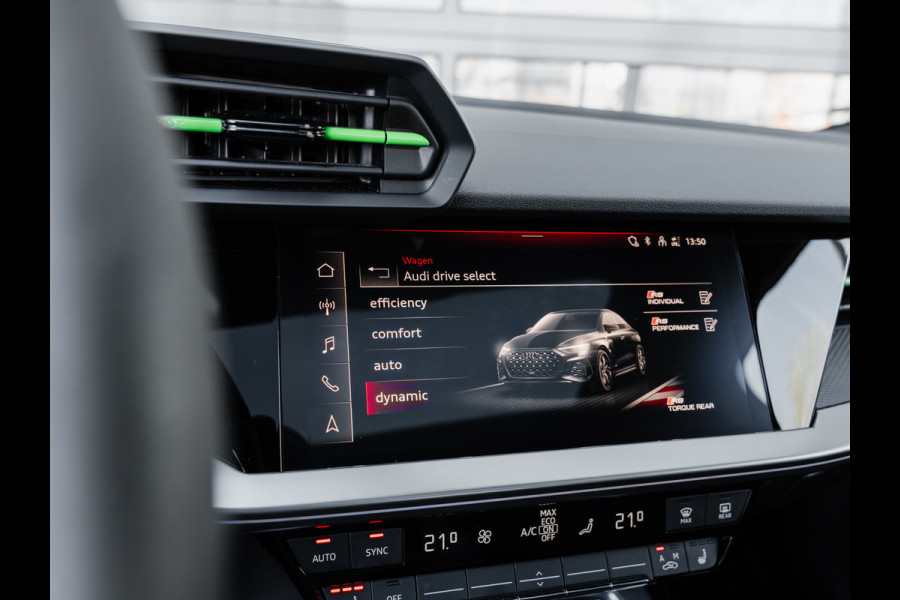 Audi RS3 Limousine 2.5 TFSI quattro | Keramisch | Panorama | Hulk