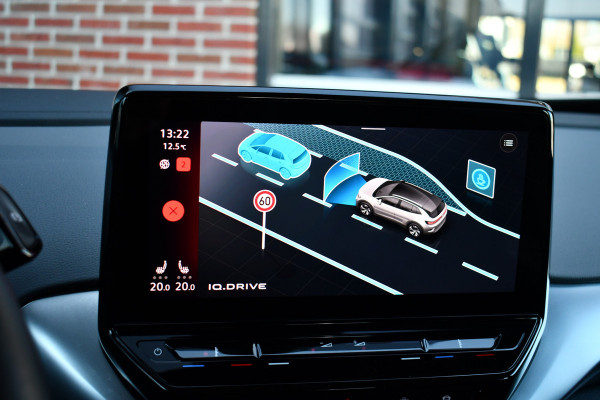 Volkswagen ID.4 Pro 77 kWh Trekhaak | 1e eig | ACC | Wit metallic