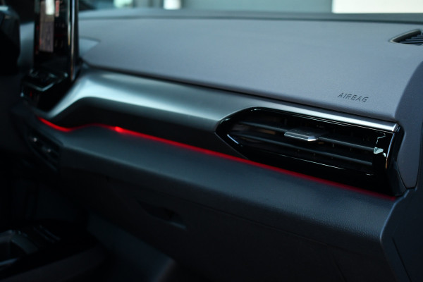 Volkswagen ID.4 Pro 77 kWh Trekhaak | 1e eig | ACC | Wit metallic