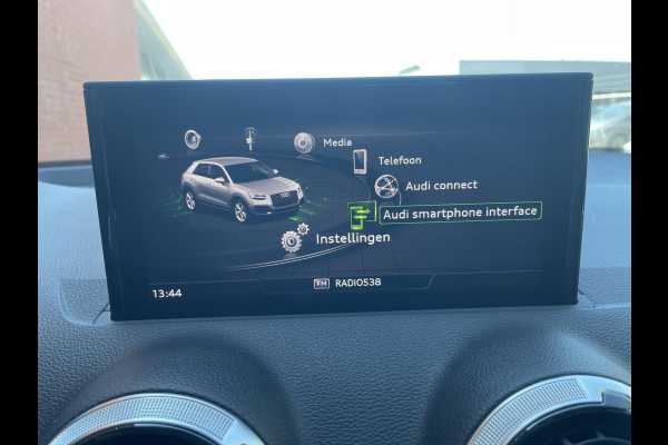 Audi Q2 35 TFSI S-Line Edition Navigatie Apple Carplay/Android auto Camera Climate Control Electrische kofferbak Adaptive Cruise control Parkeer sensoren