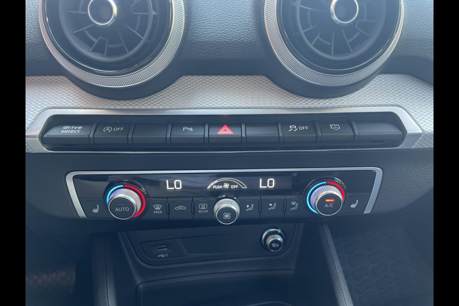 Audi Q2 35 TFSI S-Line Edition Navigatie Apple Carplay/Android auto Camera Climate Control Electrische kofferbak Adaptive Cruise control Parkeer sensoren
