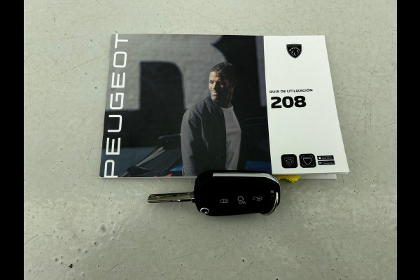 Peugeot 208 1.2 Hybrid 100PK Automaat Allure Navigatie Apple Carplay/Android Auto Airco Camera Parkeer sensoren Cruise Control Lichtmetalen Velgen