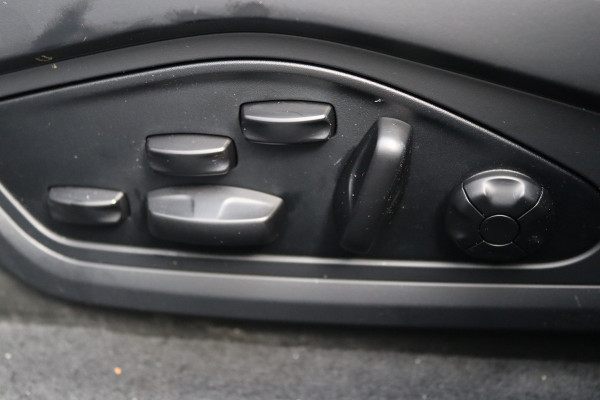 Porsche Taycan 4S Performance 84 kWh Sport Chrono-pakket | BOSE | 360° Camera | Stoelverw. | Panoramadak