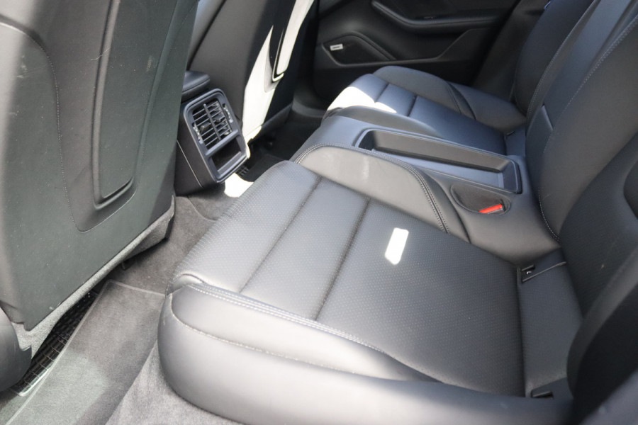 Porsche Taycan 4S Performance 84 kWh Sport Chrono-pakket | BOSE | 360° Camera | Stoelverw. | Panoramadak