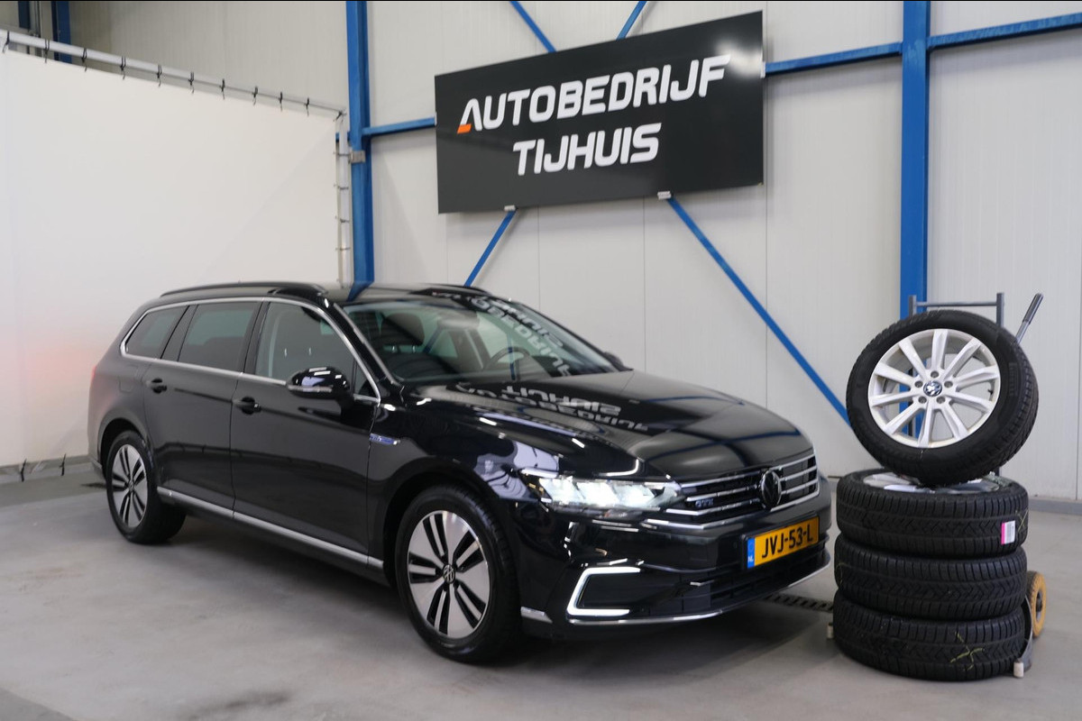 Volkswagen Passat Variant 1.4 TSI PHEV GTE Business - SOH 99% Cruise, Camera, Camera, Massage stoelen