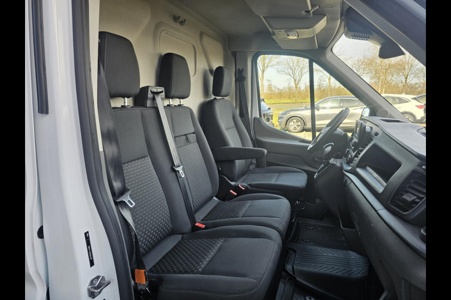 Ford Transit 350 2.0 TDCI L2H2 Trend | Automaat | Camera | Trekhaak | Cruise control | Lane assist | Voorruitverwarming | Bijrijdersbank