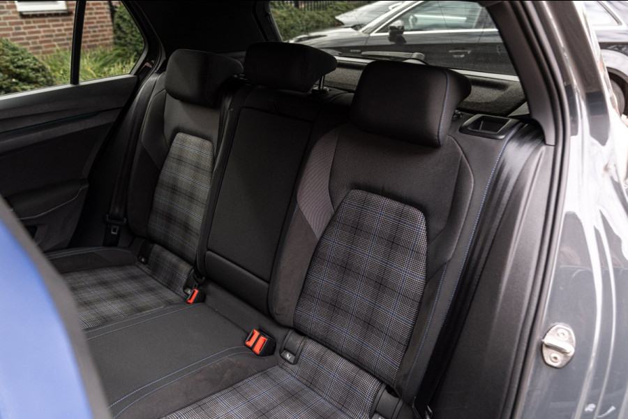 Volkswagen Golf 1.4 eHybrid GTE 245 PK Pano ACC IQ-Light Head-Up Stoelverwarming Camera 18''