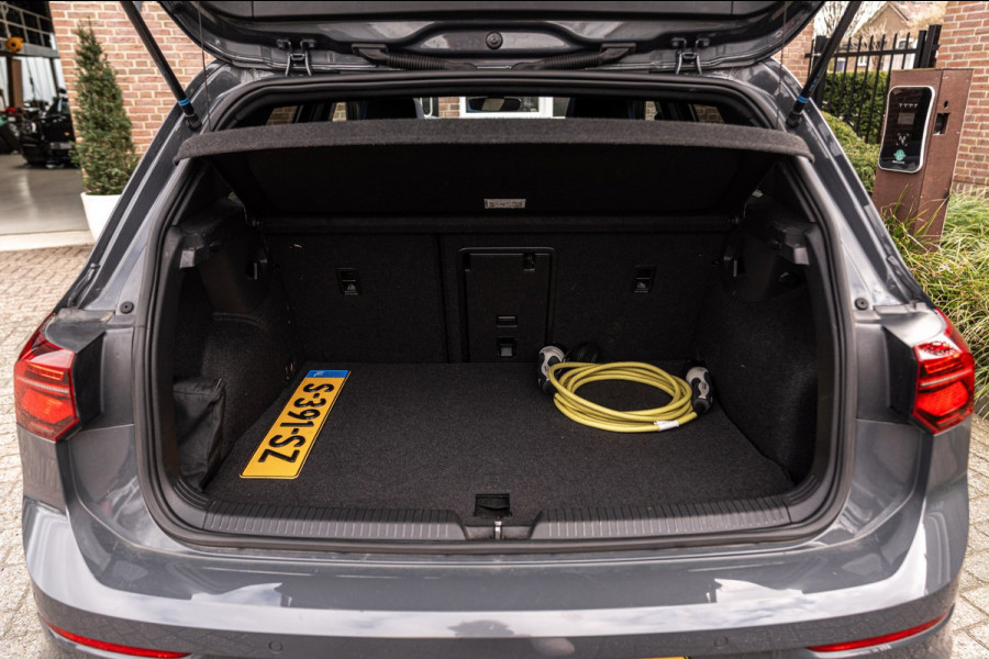 Volkswagen Golf 1.4 eHybrid GTE 245 PK Pano ACC IQ-Light Head-Up Stoelverwarming Camera 18''