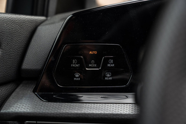 Volkswagen Golf 1.4 eHybrid GTE 245 PK Pano ACC IQ-Light Head-Up Stoelverwarming Camera 18''