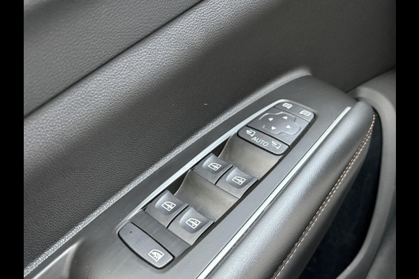 Renault Koleos 1.3 TCe 160pk EDC Initiale Paris | Automaat | VOL! | Trekhaak | Leder | Panoramadak | Stoel- Ventilatie & Verwarming | ACC | Camera |